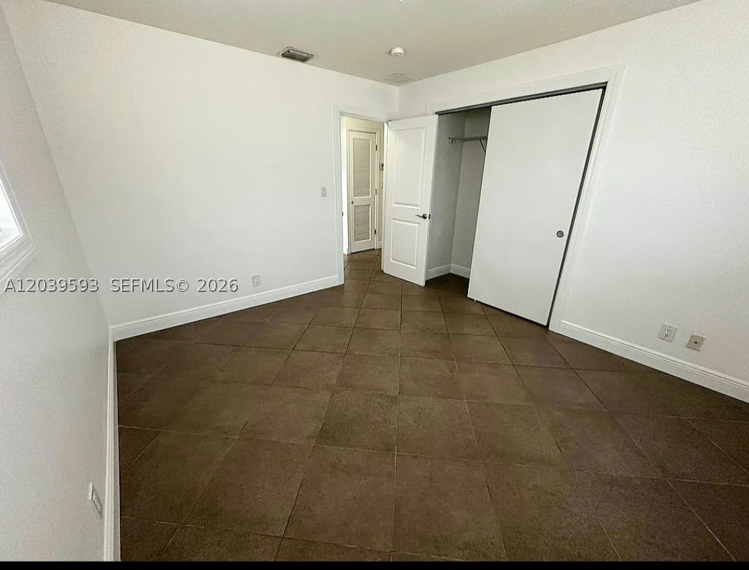 323 Northlake Dr 325 Property Photo 4