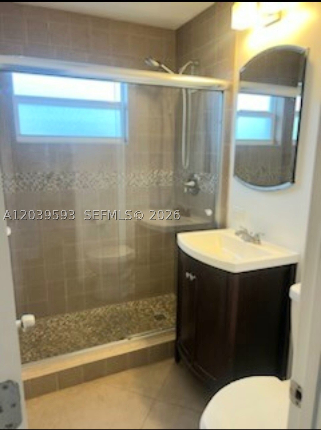 323 Northlake Dr 325 Property Photo 5