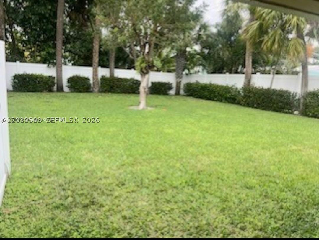 323 Northlake Dr 325 Property Photo 6