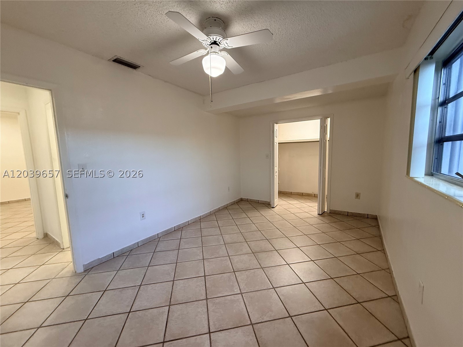 561 W 39th St N/a Property Photo 22