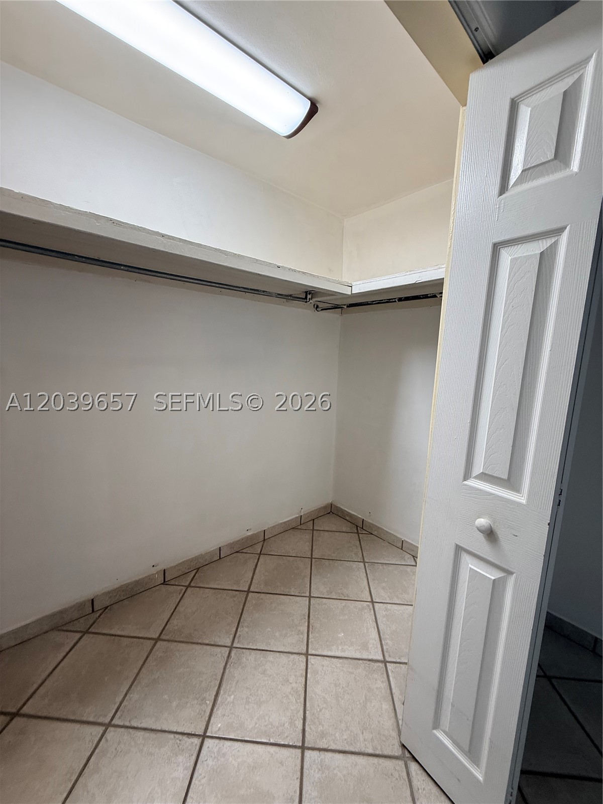561 W 39th St N/a Property Photo 25