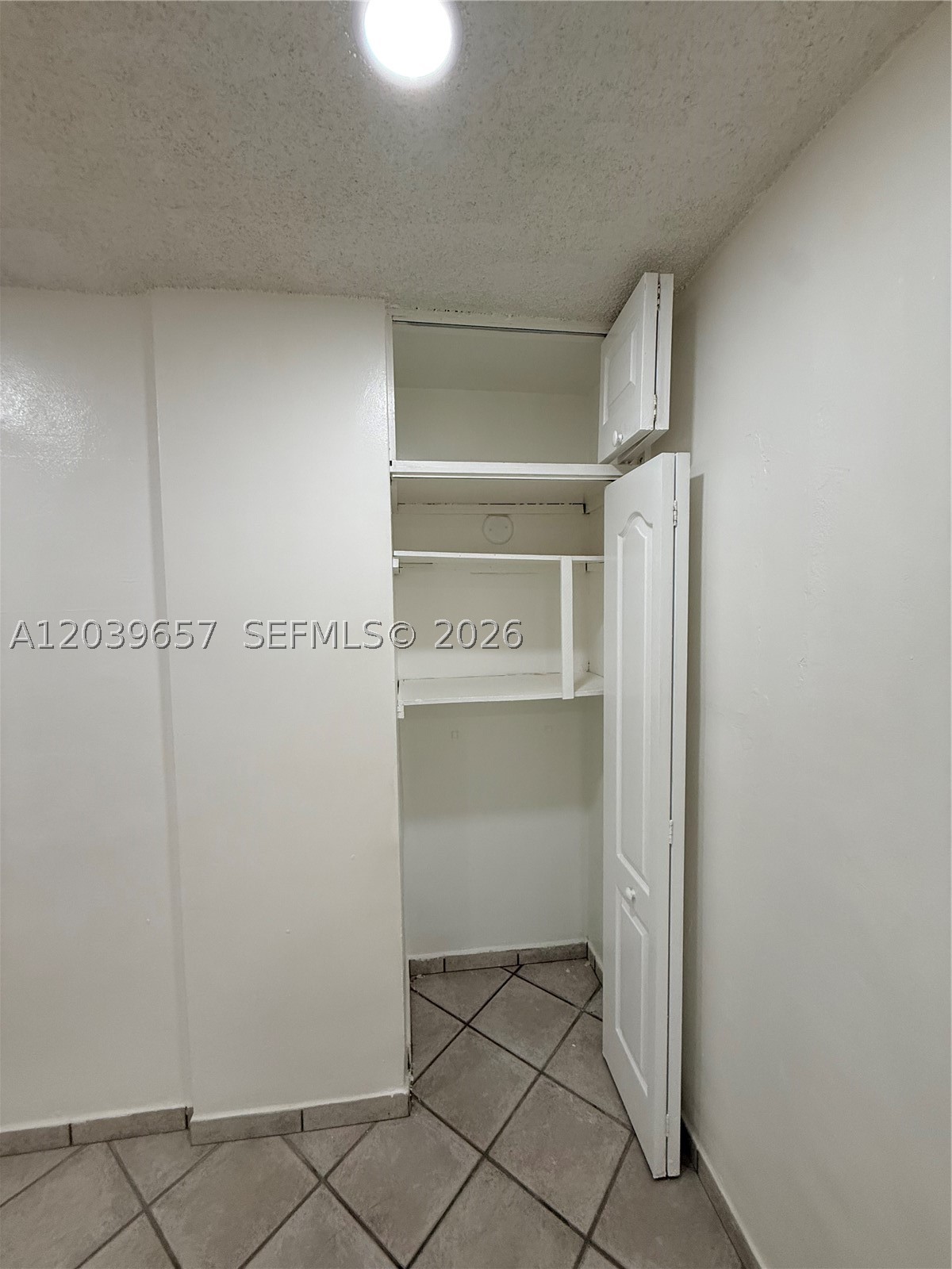 561 W 39th St N/a Property Photo 37