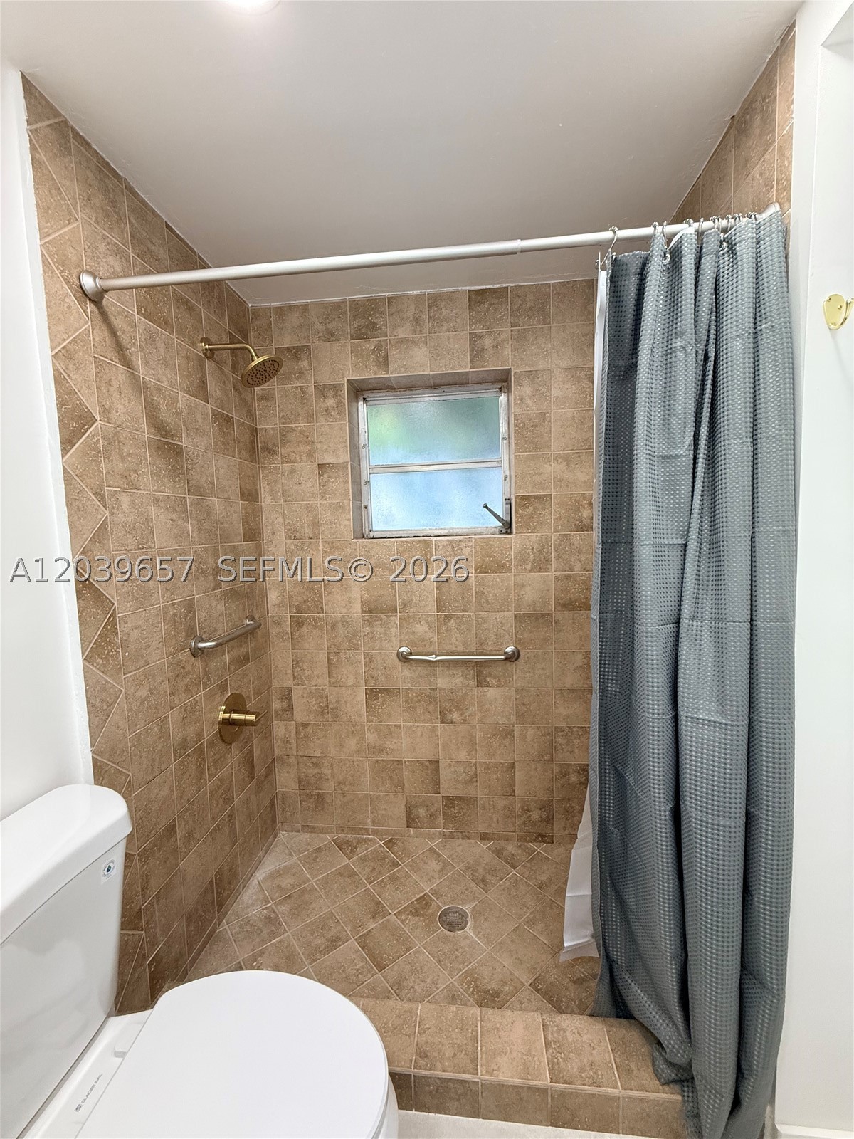 561 W 39th St N/a Property Photo 41