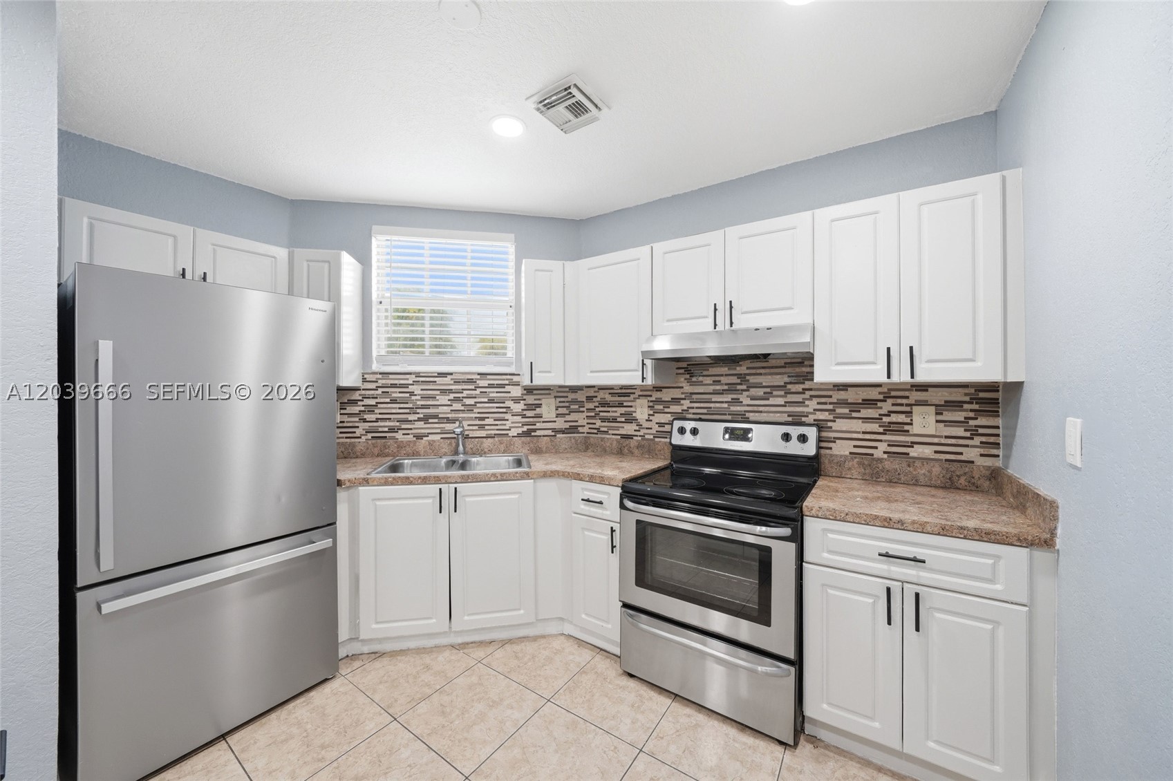 A12039666 Property Photo 6
