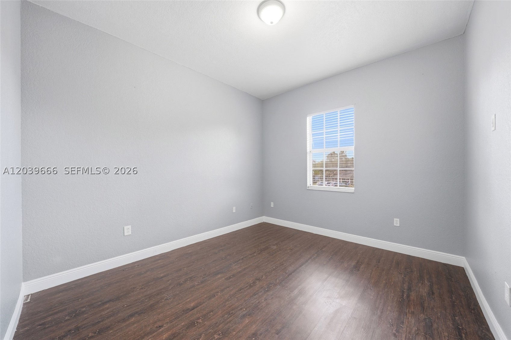 A12039666 Property Photo 18