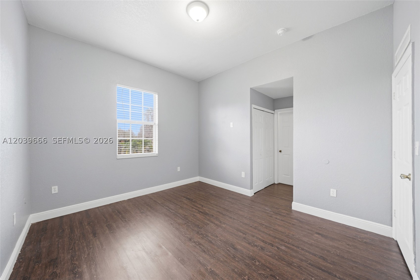 A12039666 Property Photo 20