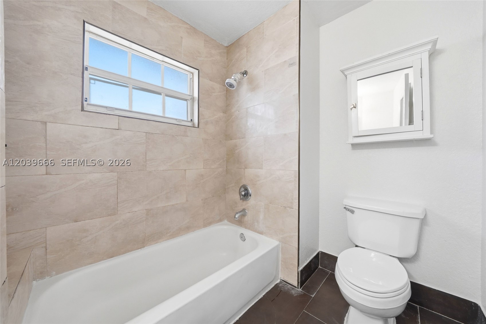 A12039666 Property Photo 23