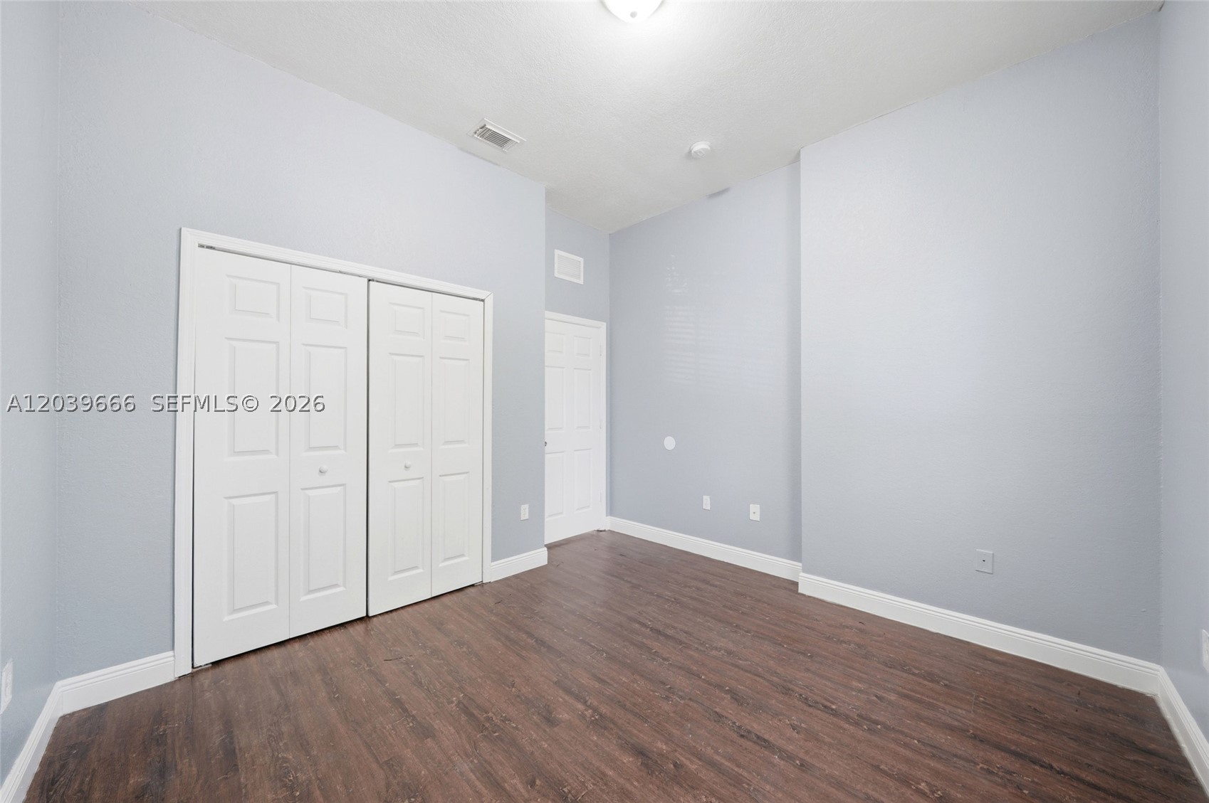 A12039666 Property Photo 26