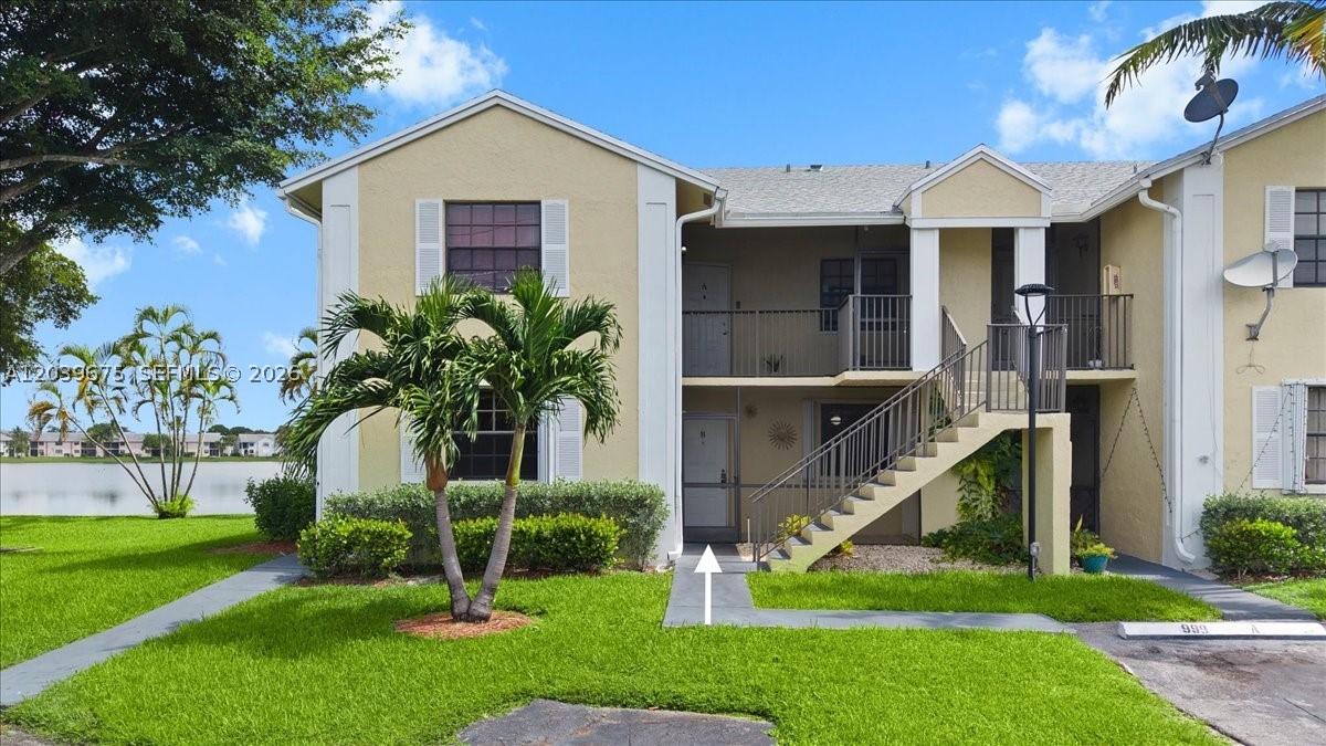 999 Hamilton Dr 999b Property Photo 2