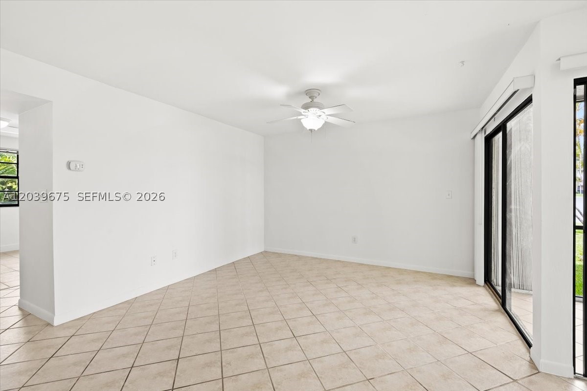 999 Hamilton Dr 999b Property Photo 8