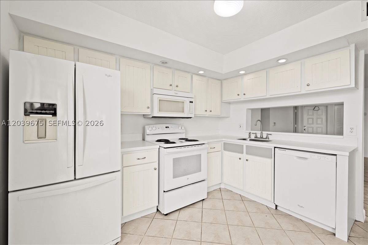 999 Hamilton Dr 999b Property Photo 10