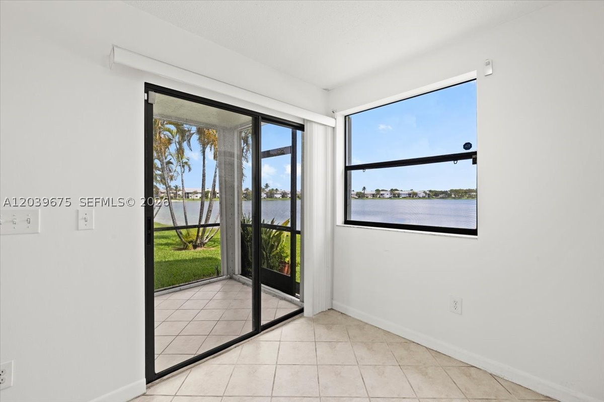 999 Hamilton Dr 999b Property Photo 12