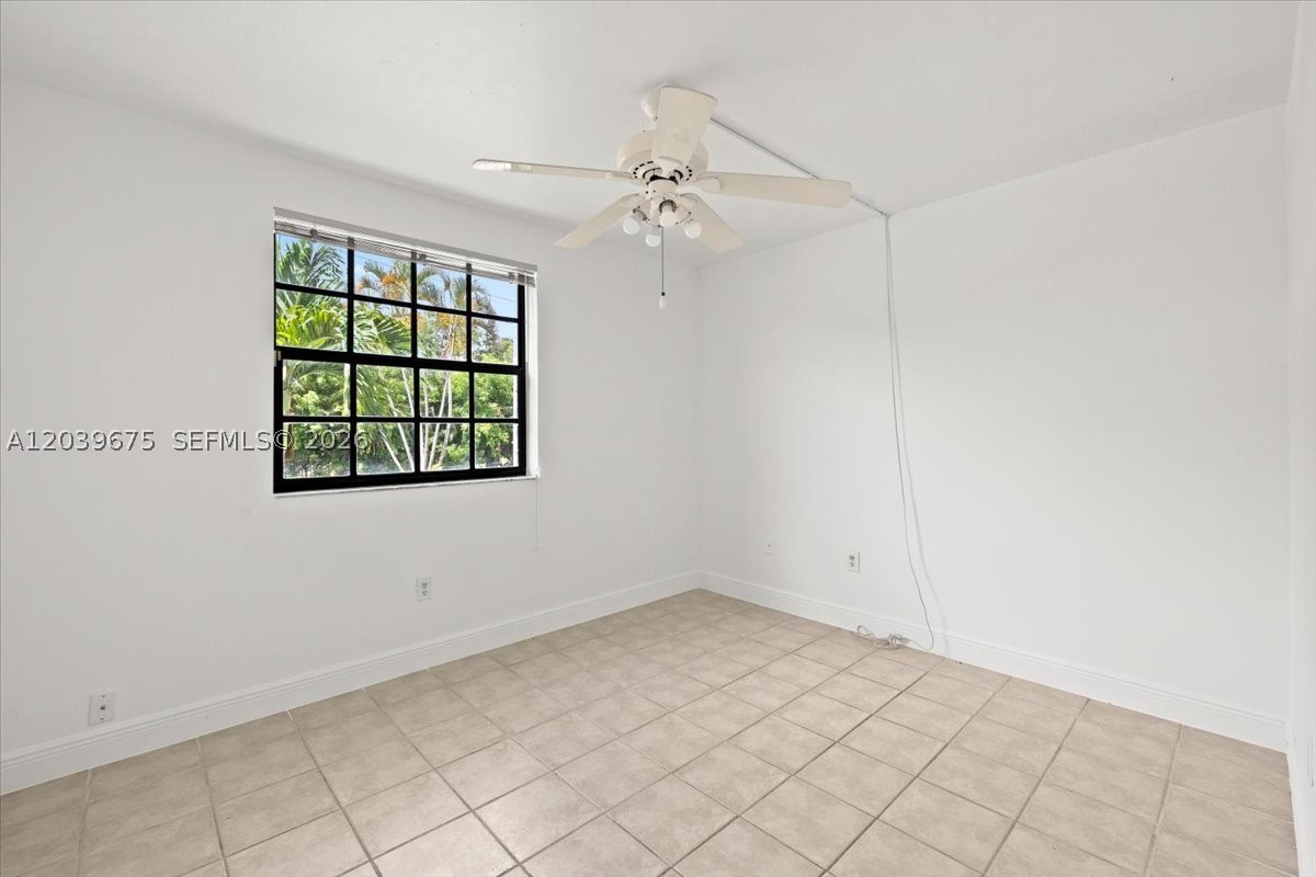 999 Hamilton Dr 999b Property Photo 19