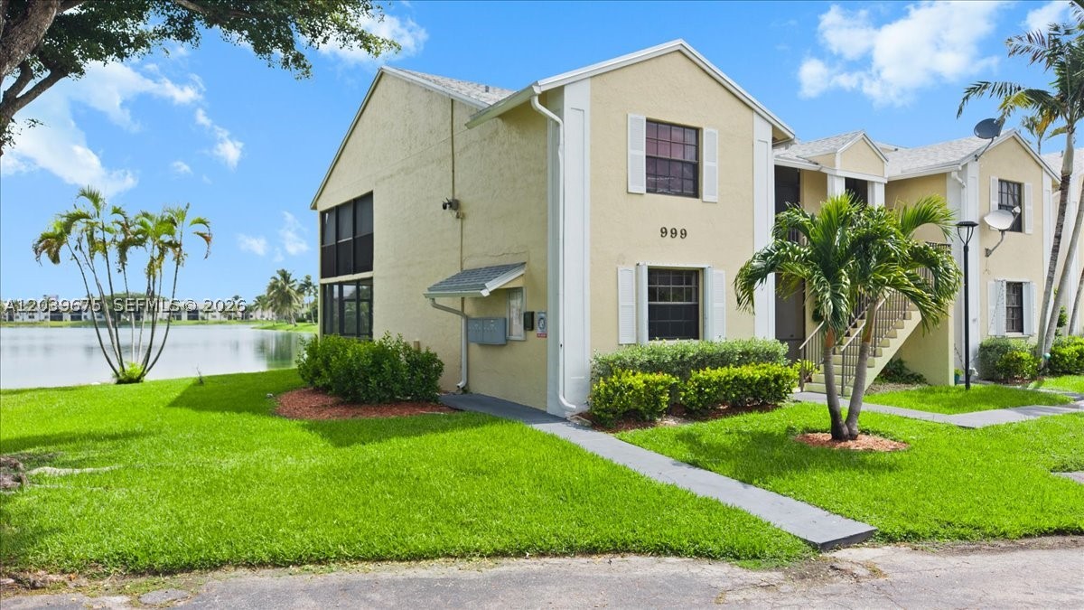 999 Hamilton Dr 999b Property Photo 32