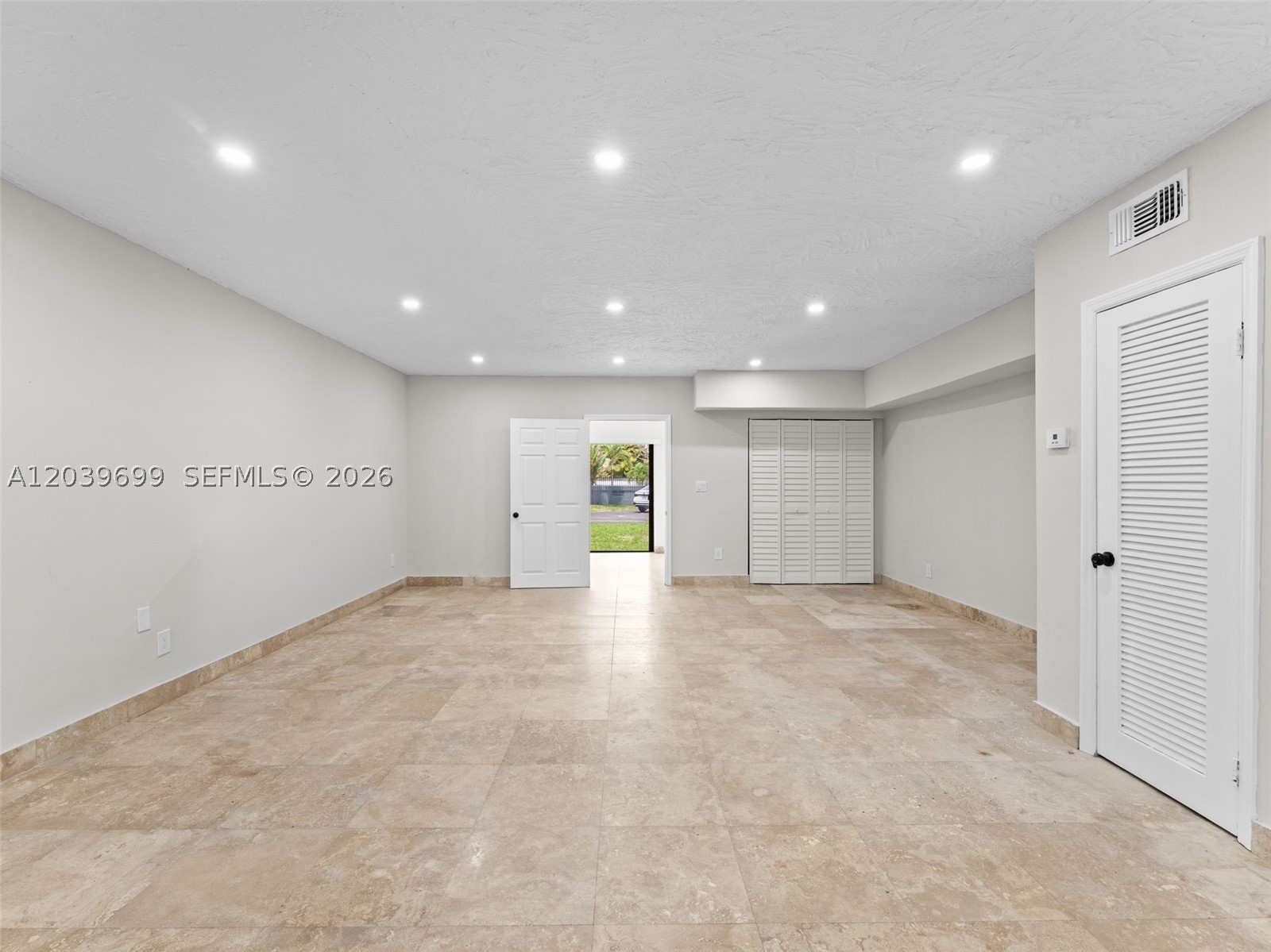13502 Ne 24th Ct Property Photo 8