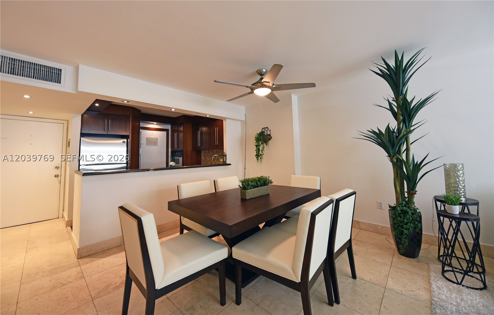 2016 Bay Dr 201 Property Photo 8