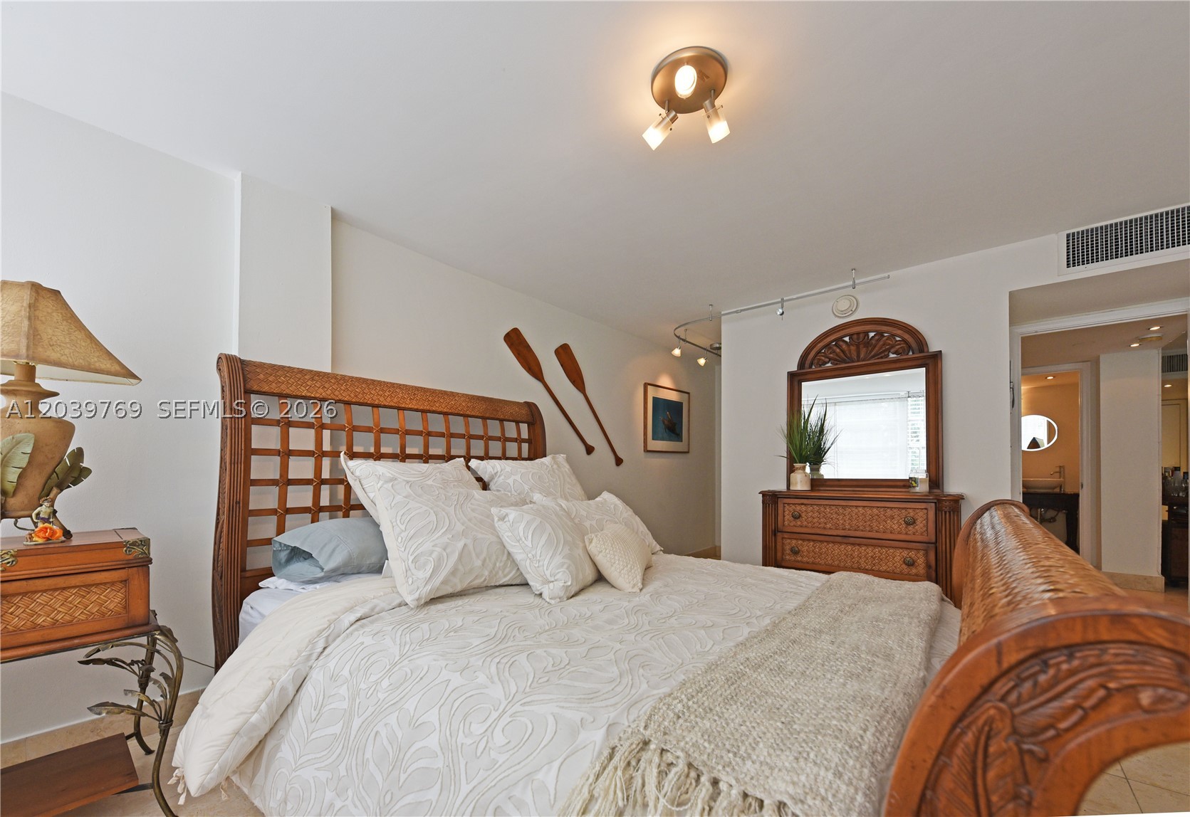 2016 Bay Dr 201 Property Photo 13