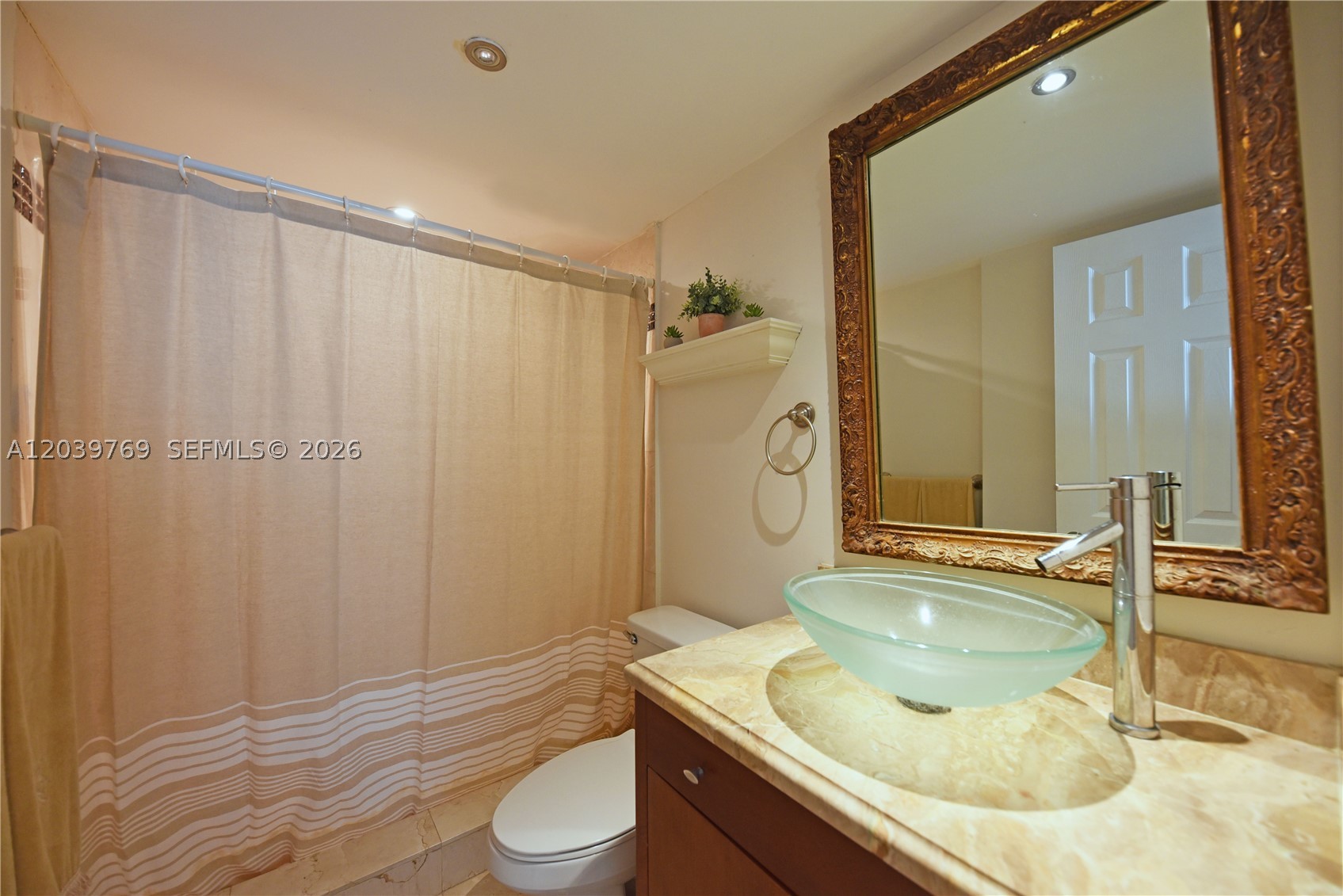 2016 Bay Dr 201 Property Photo 16