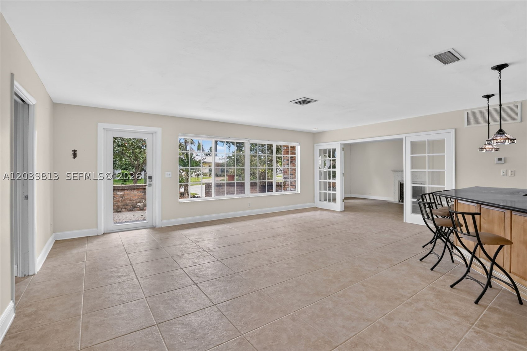 5511 Taylor St Property Photo 3