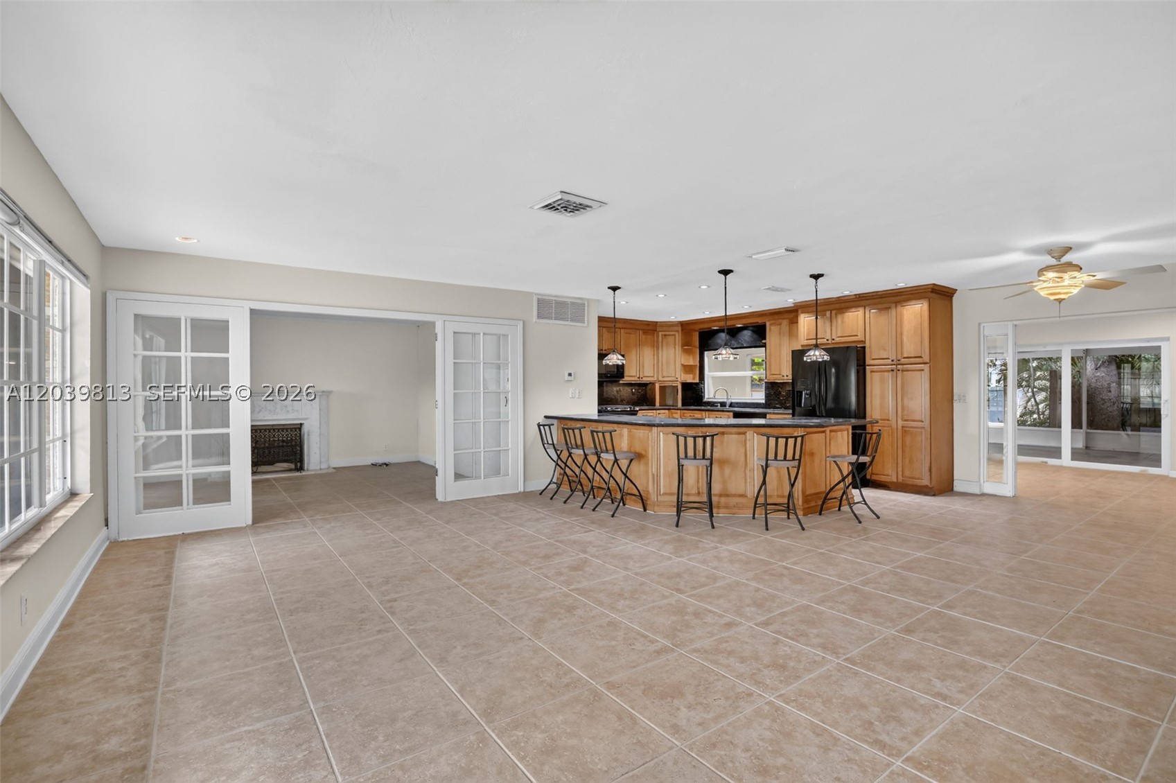5511 Taylor St Property Photo 9