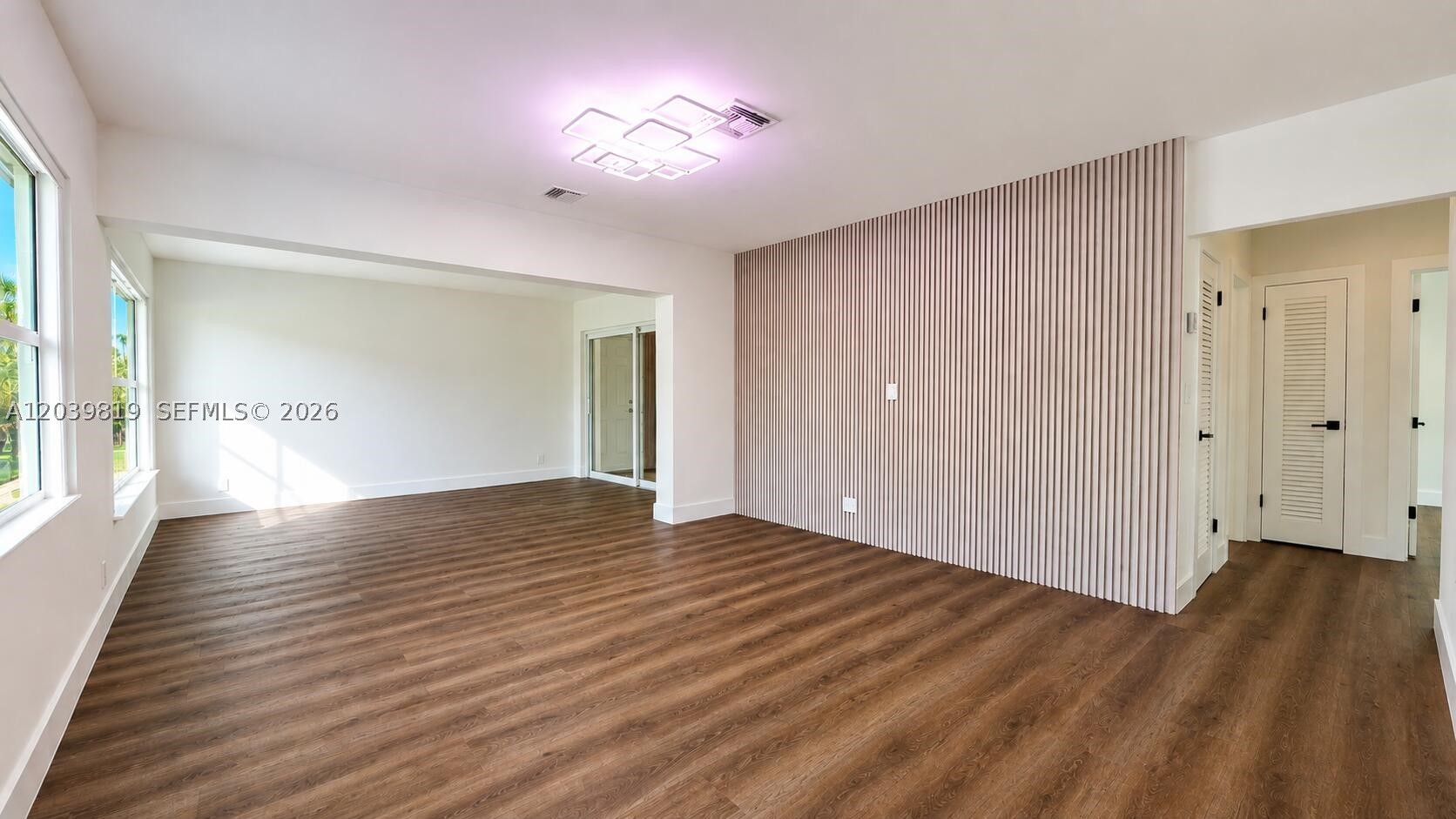 1155 Hayes St Property Photo 4