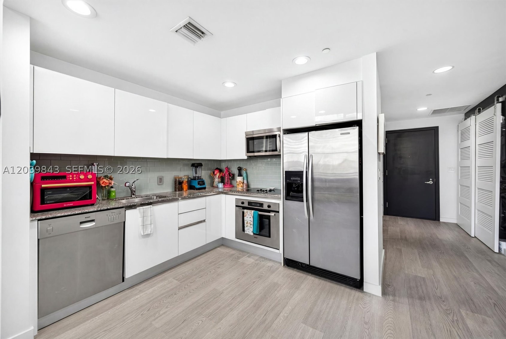 1050 Brickell Ave 420 Property Photo 9