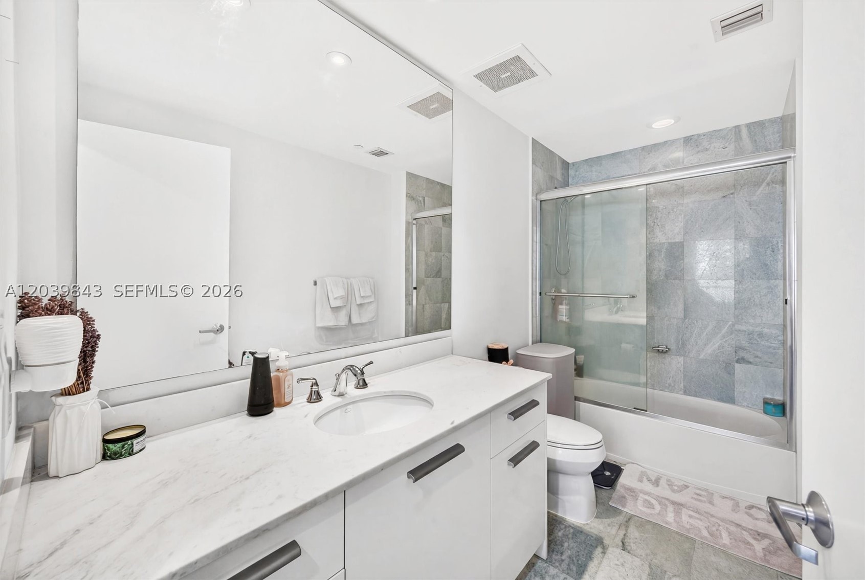 1050 Brickell Ave 420 Property Photo 27
