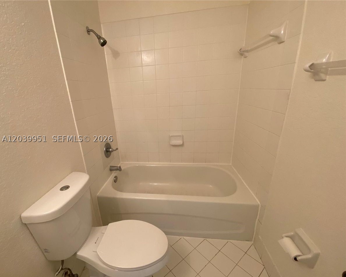 930 Ne 34th Ave 202 Property Photo 17