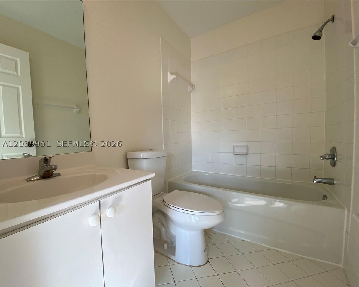 930 Ne 34th Ave 202 Property Photo 24