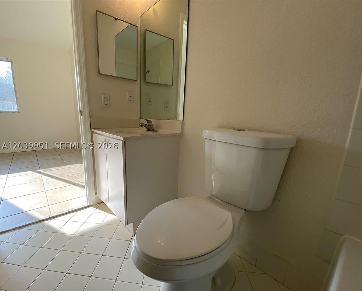 930 Ne 34th Ave 202 Property Photo 26