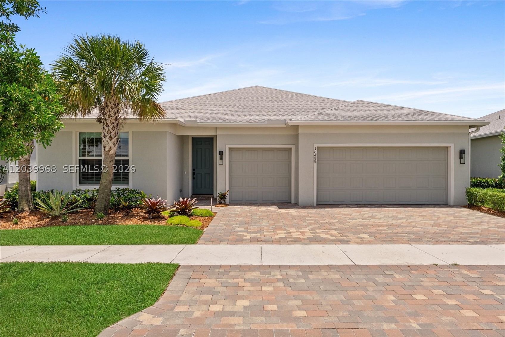 10488 SW Red Maple Way Property Photo 1
