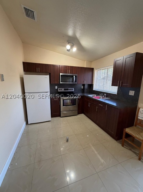 28364 Sw 140th Pl Property Photo 7