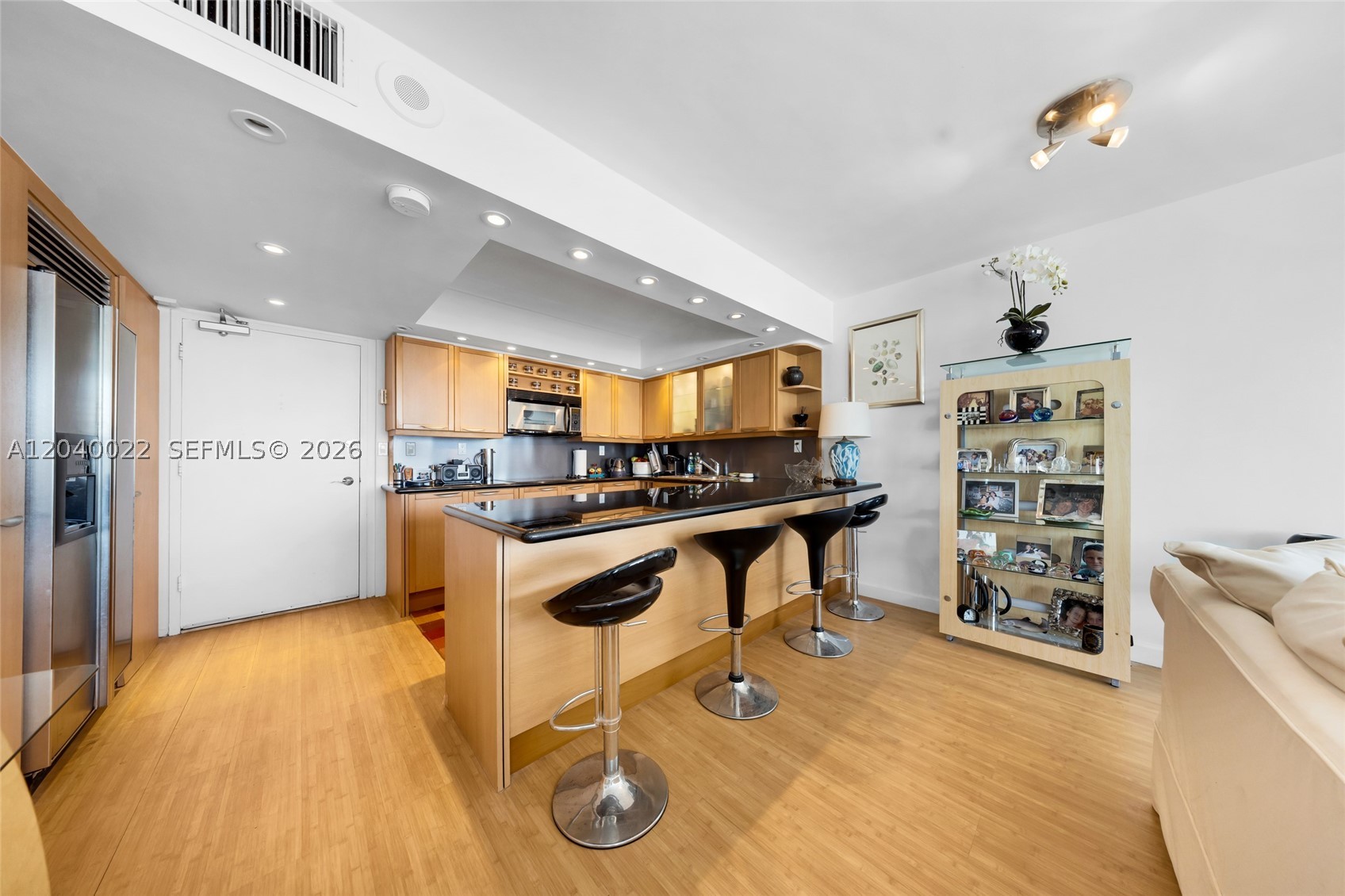 465 Ocean Dr 1009 Property Photo 5