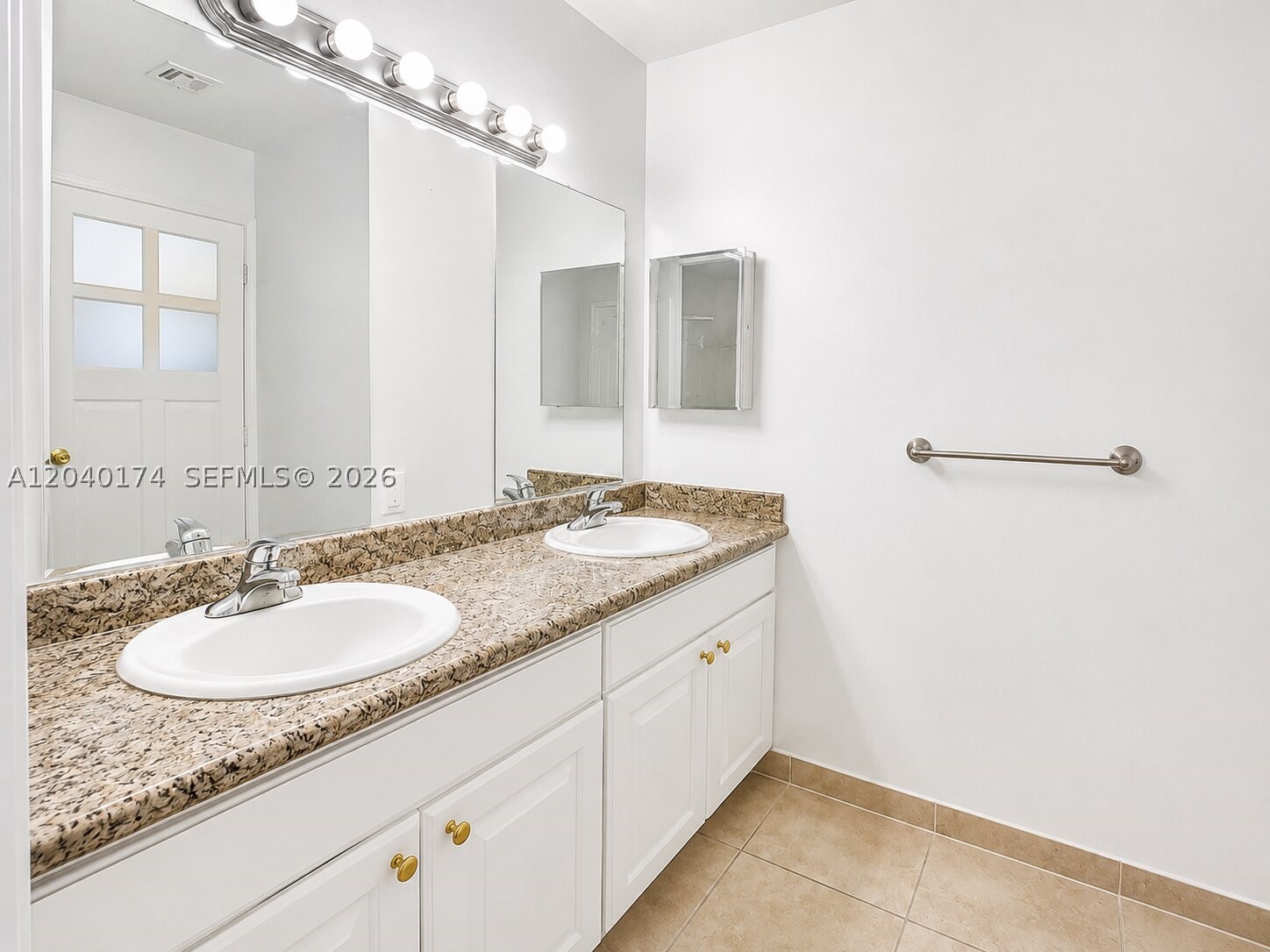 31 Se 3 Property Photo 9