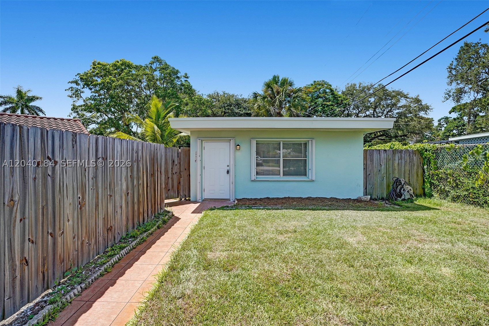 2804 SW 16 Street COTTAGE Property Photo 1