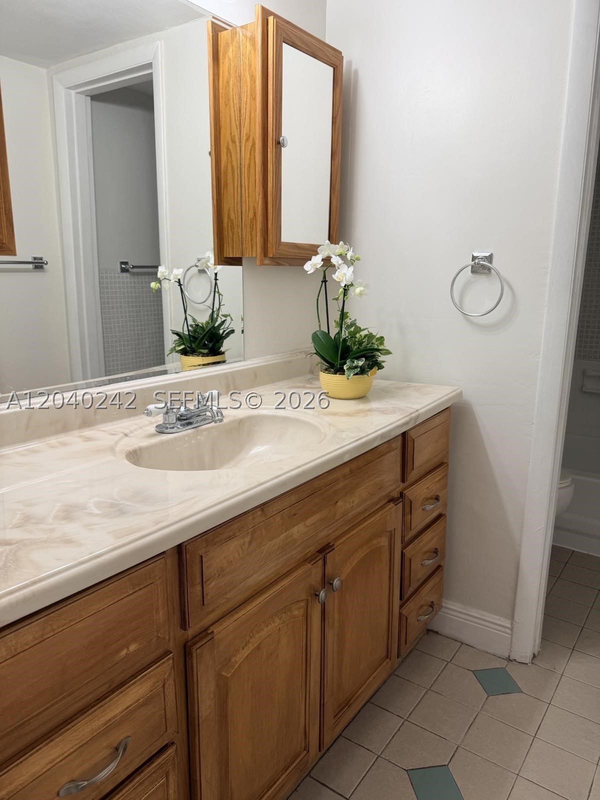 1910 W 56th St 3312 Property Photo 9