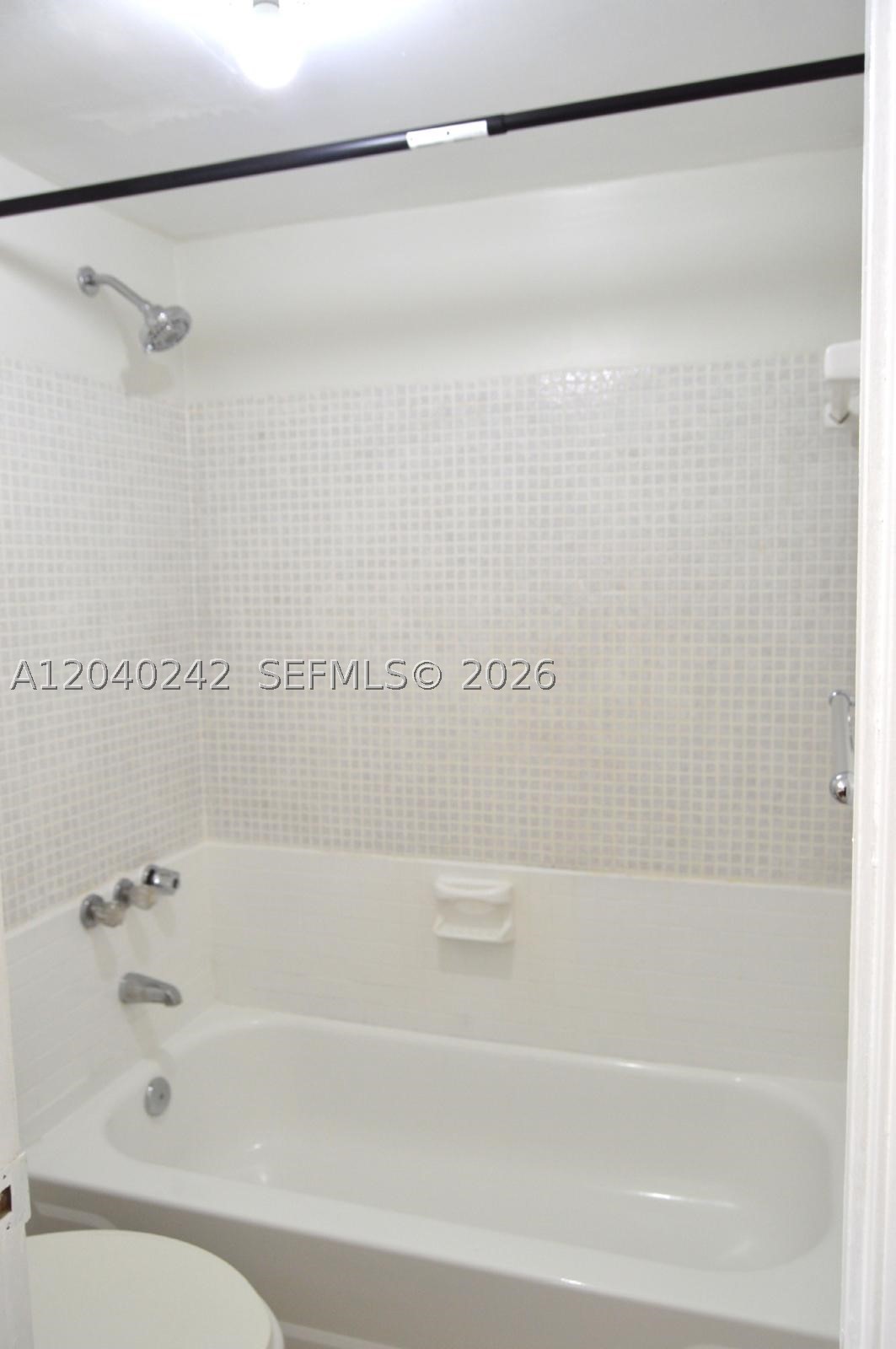 1910 W 56th St 3312 Property Photo 10