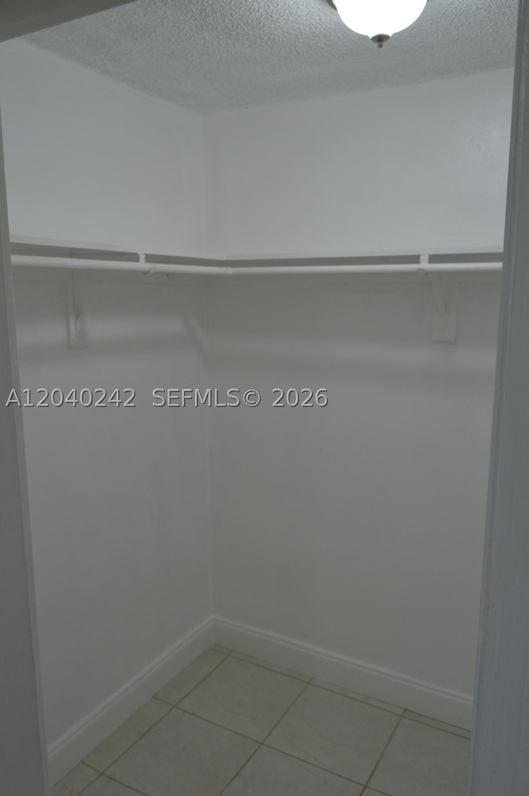 1910 W 56th St 3312 Property Photo 14