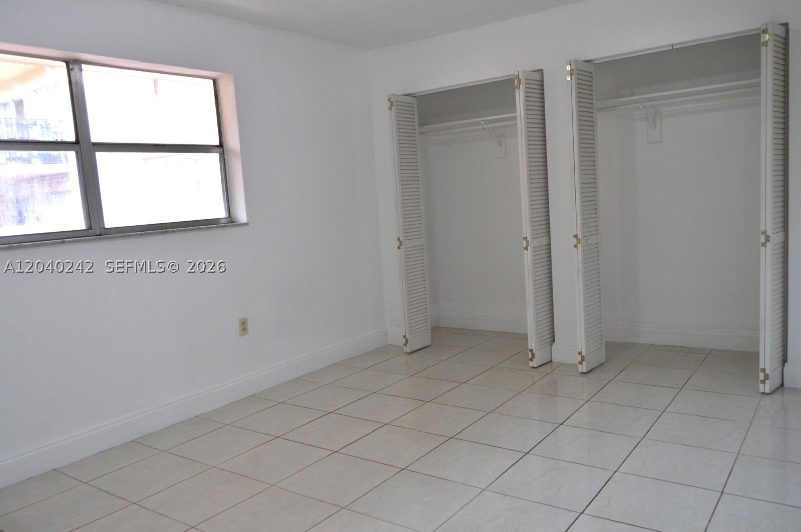 1910 W 56th St 3312 Property Photo 18