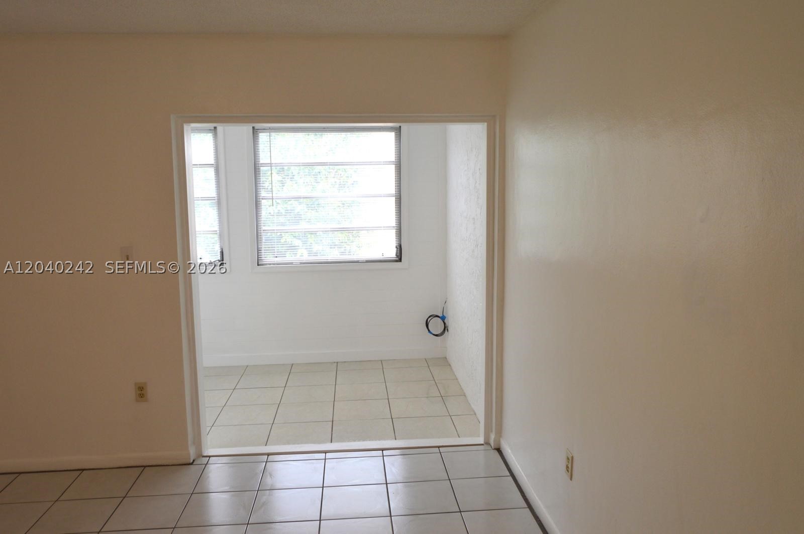 1910 W 56th St 3312 Property Photo 28
