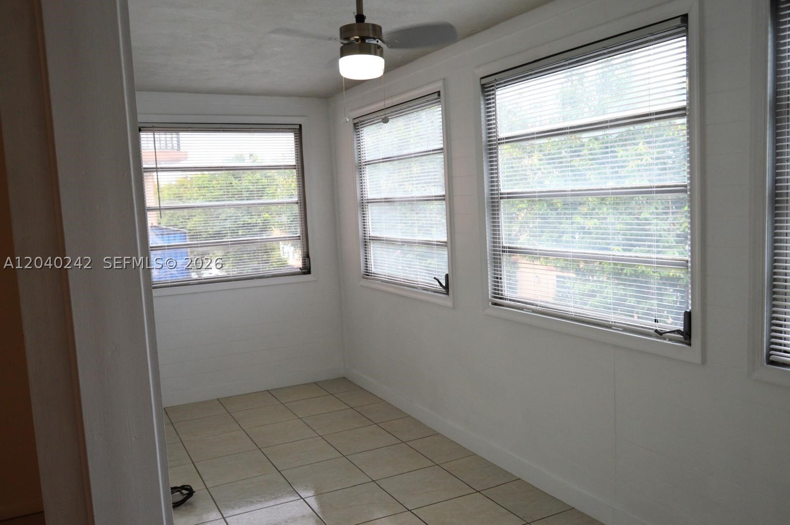 1910 W 56th St 3312 Property Photo 29