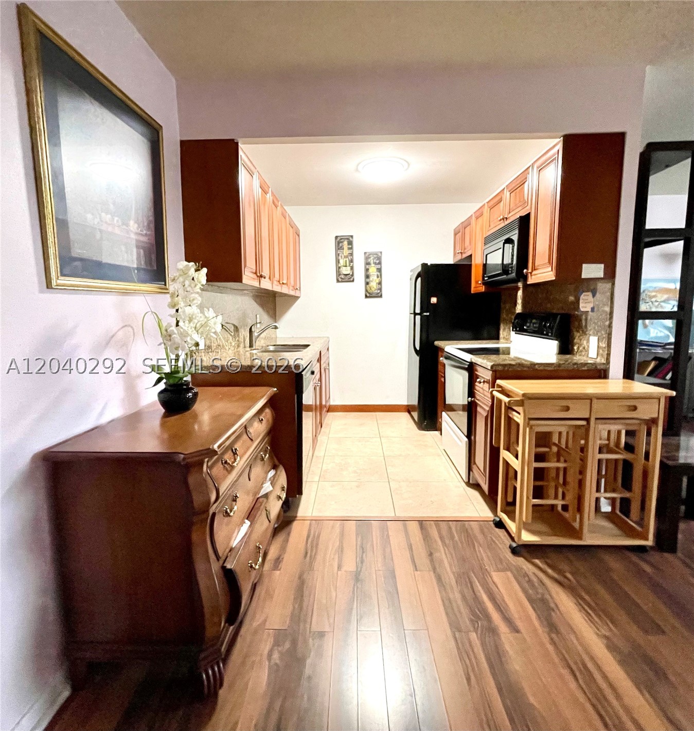 4031 Harwood D 4031 Property Photo 1
