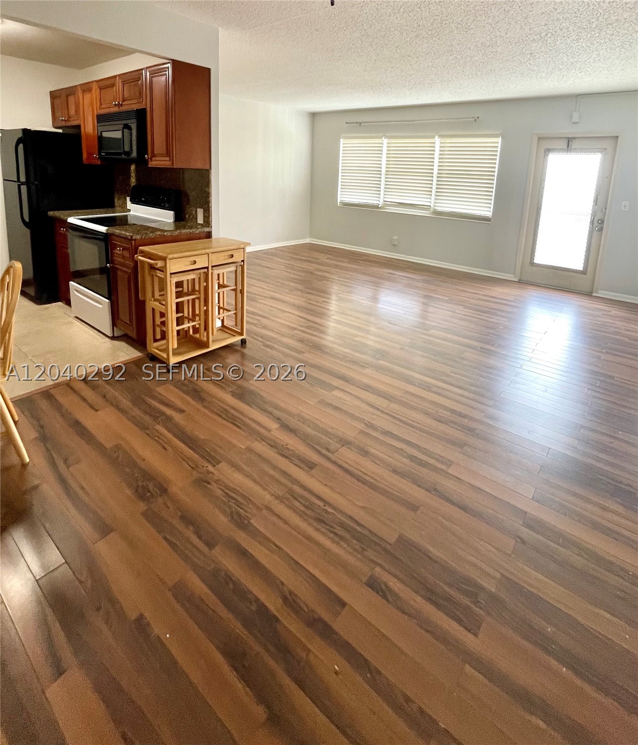 4031 Harwood D 4031 Property Photo 6