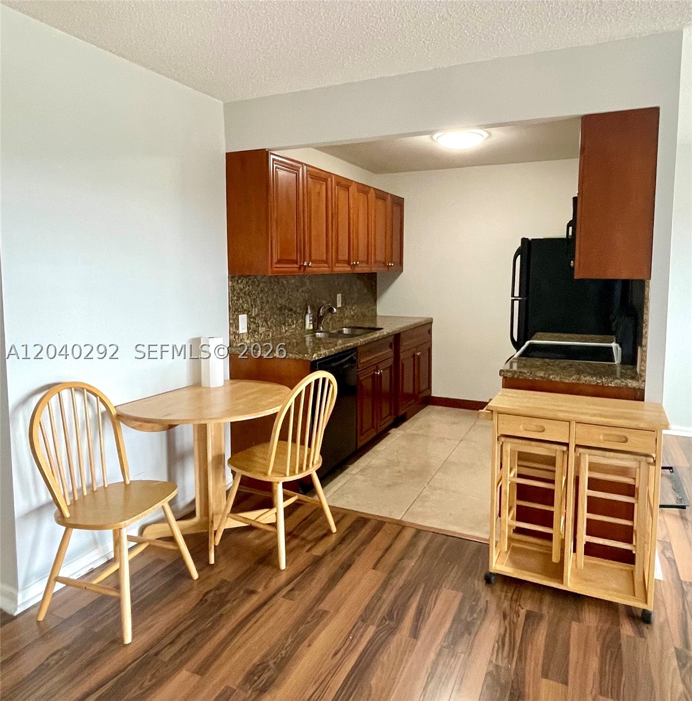 4031 Harwood D 4031 Property Photo 8