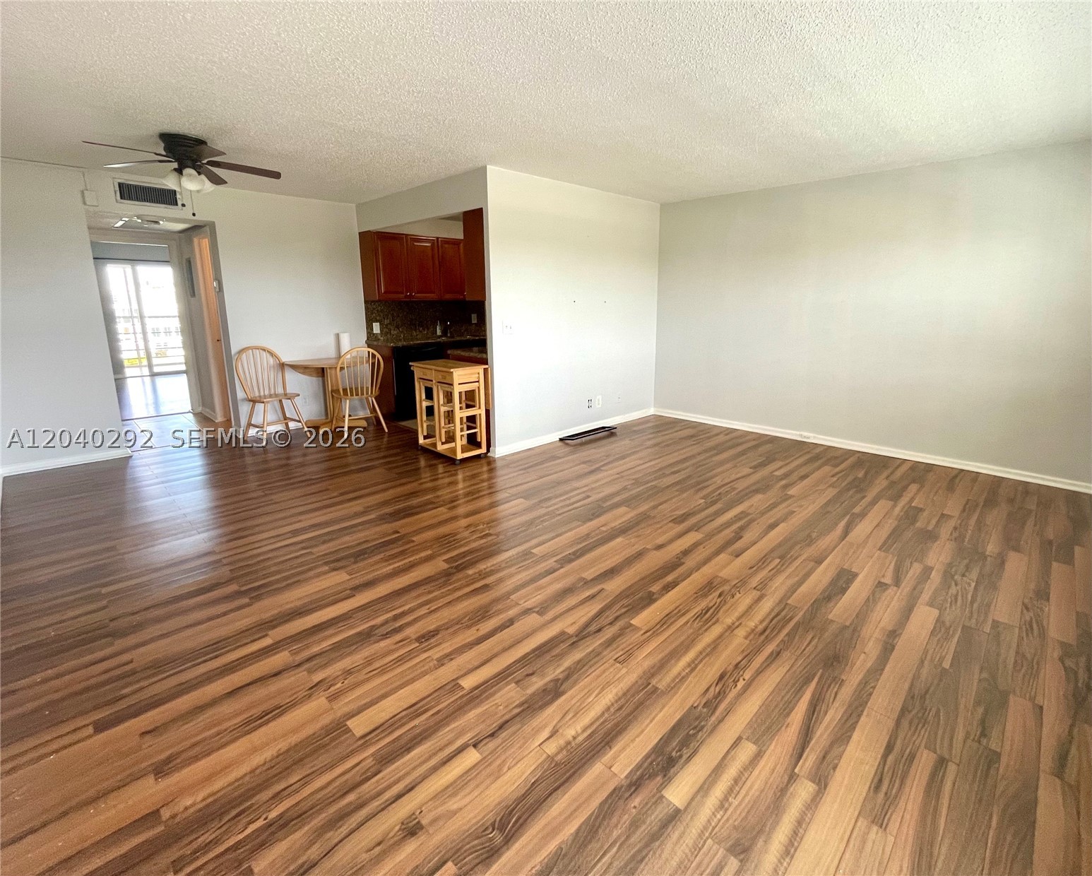 4031 Harwood D 4031 Property Photo 11