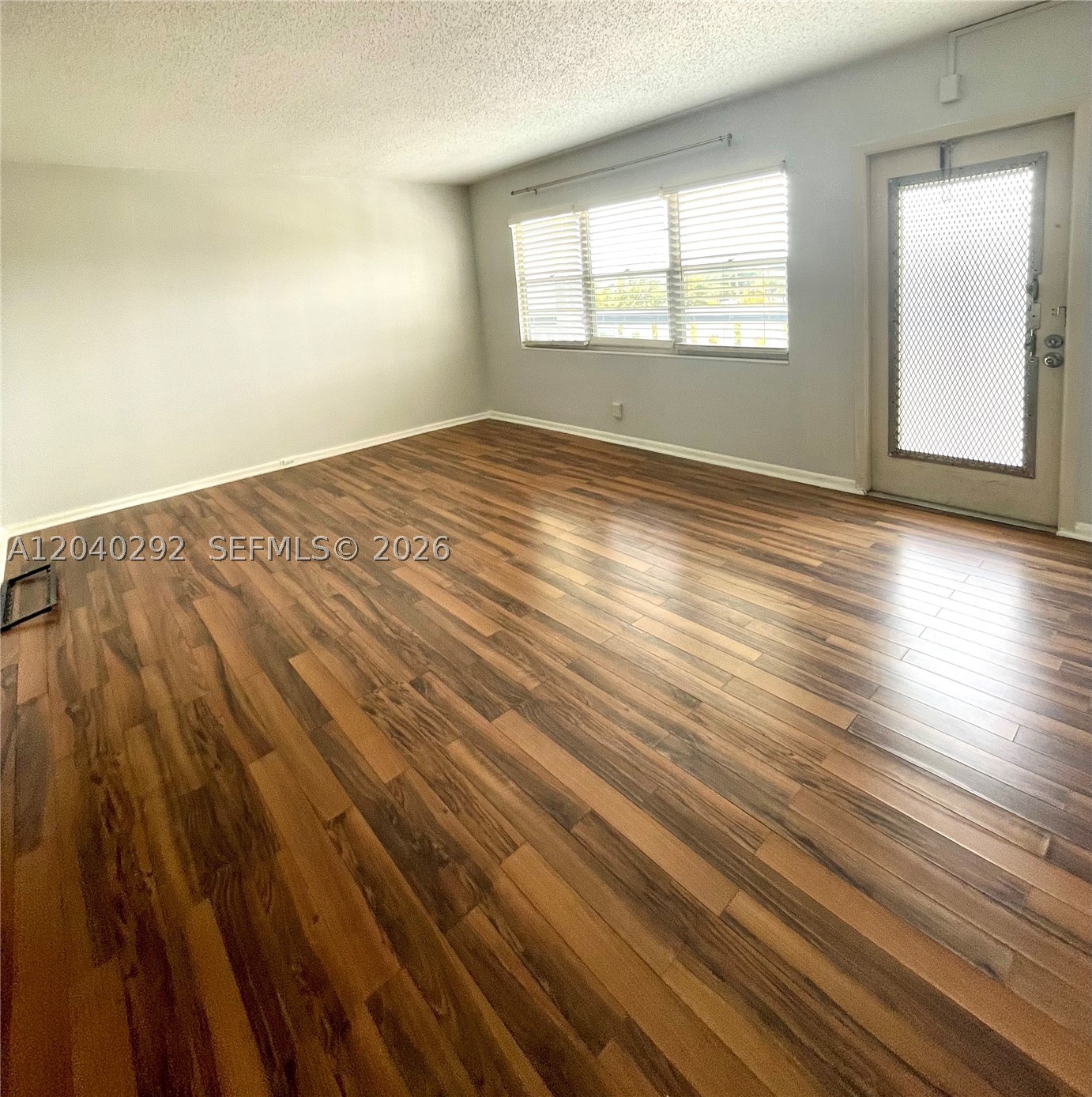 4031 Harwood D 4031 Property Photo 13