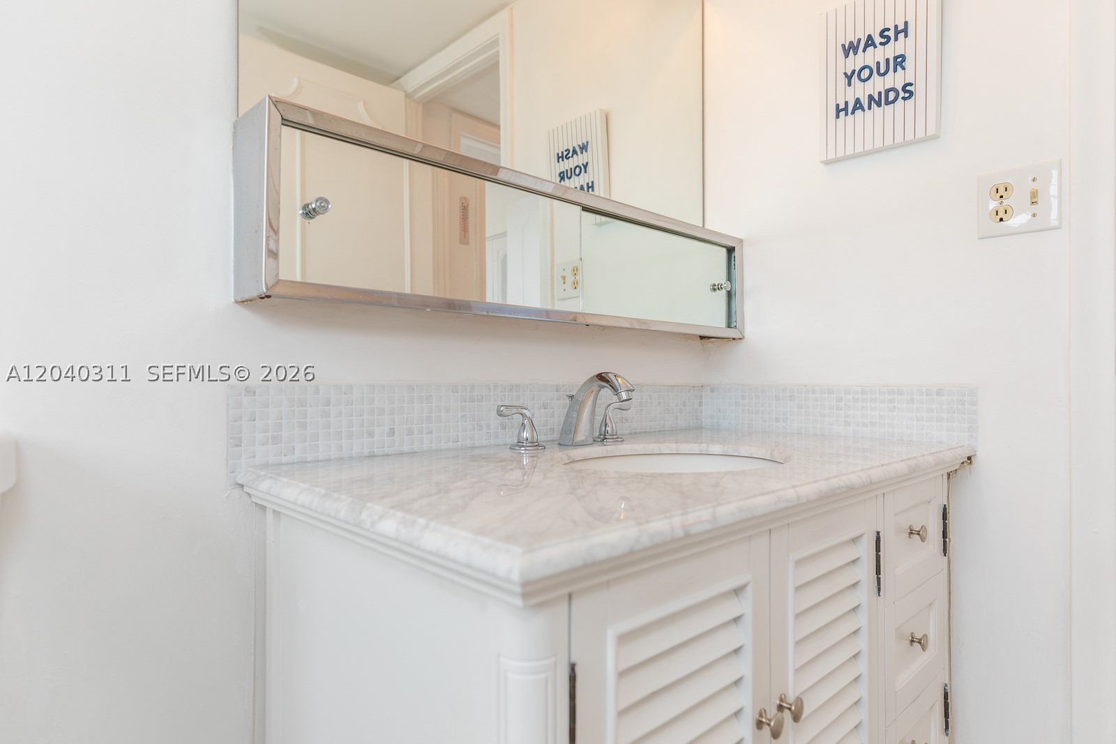 137 Golden Isles Dr 809 Property Photo 19