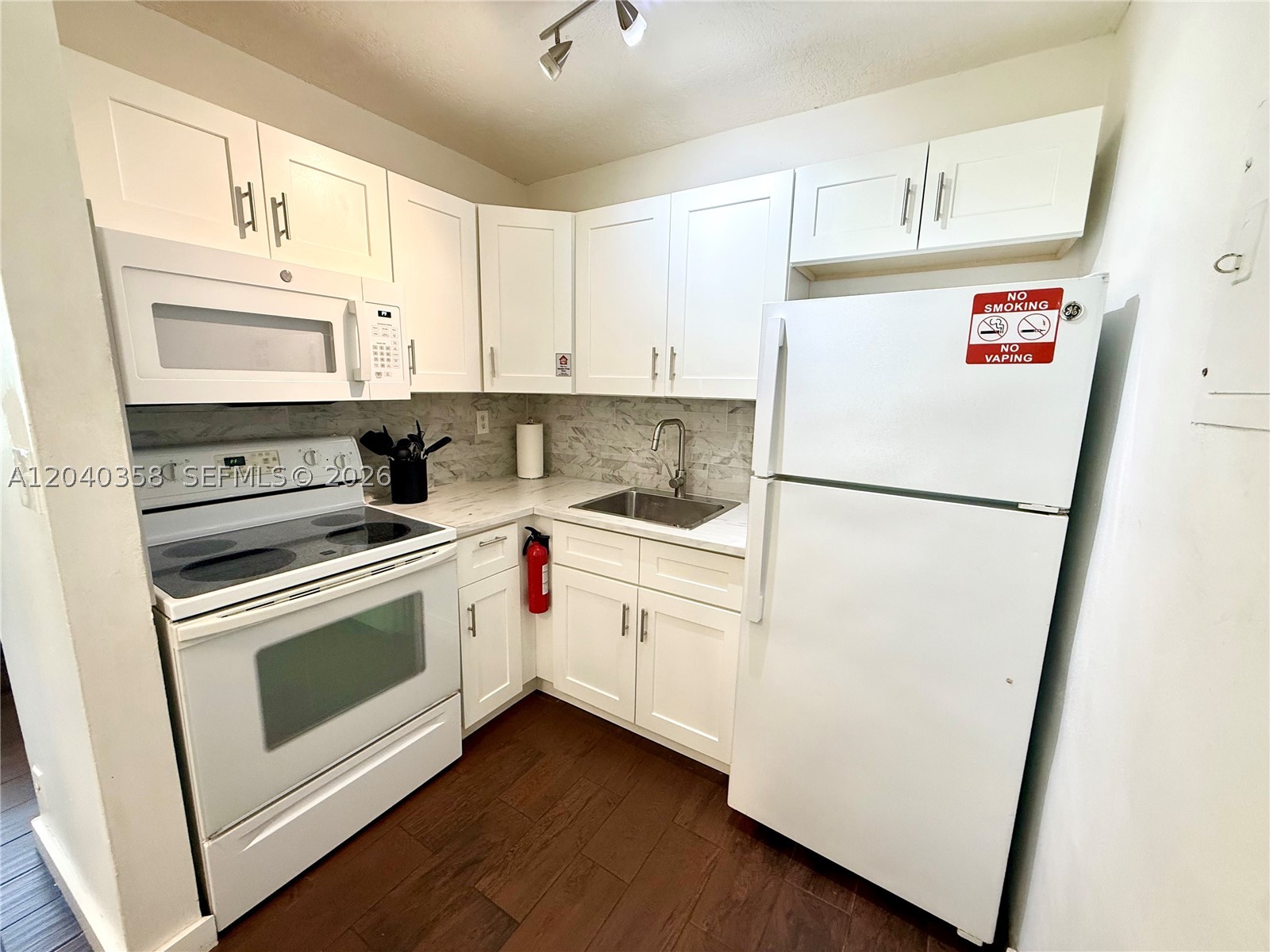 1415 Sw 1st St 1 Property Photo 3
