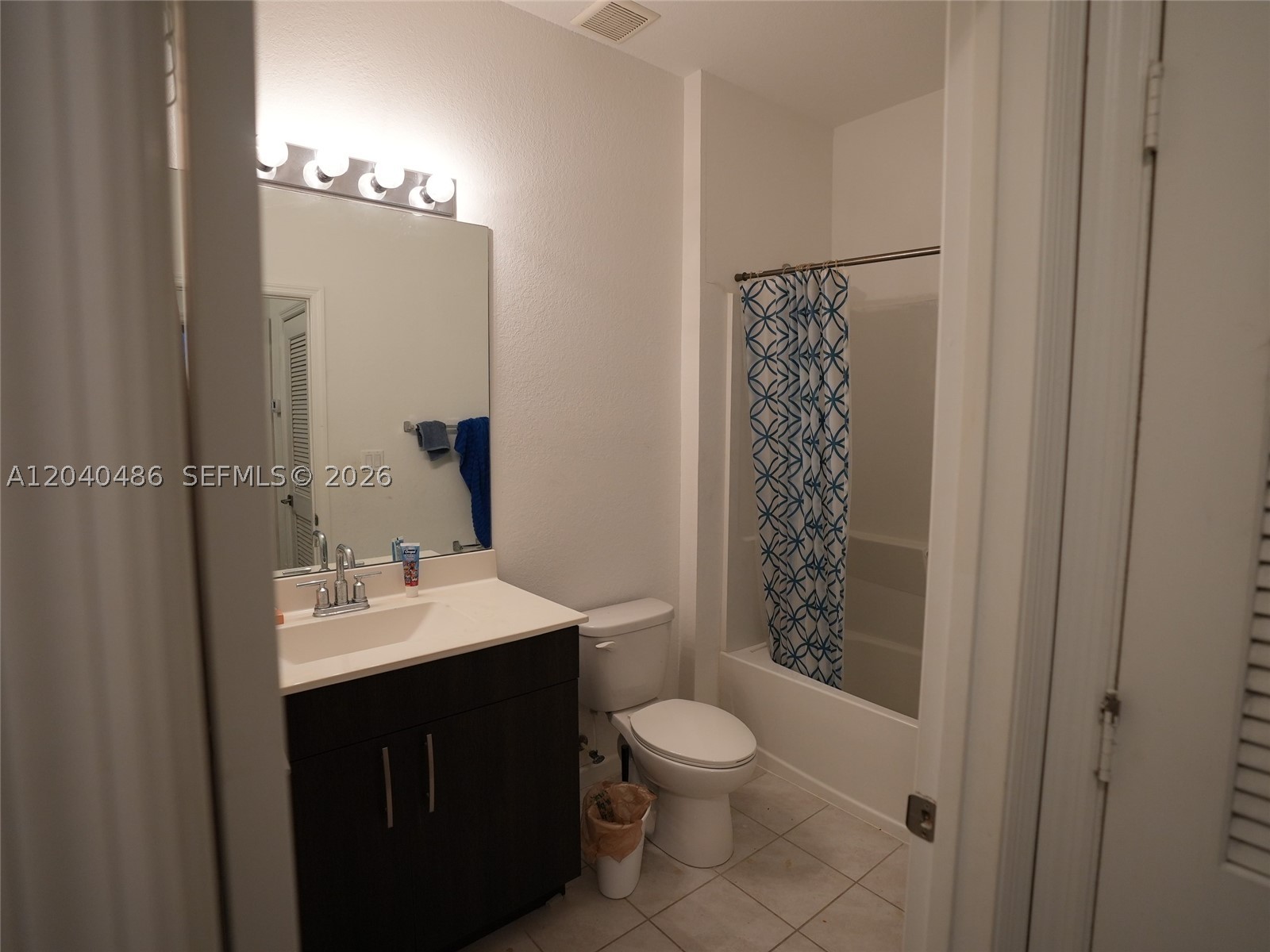 4037 Nw 10th Pl Property Photo 24