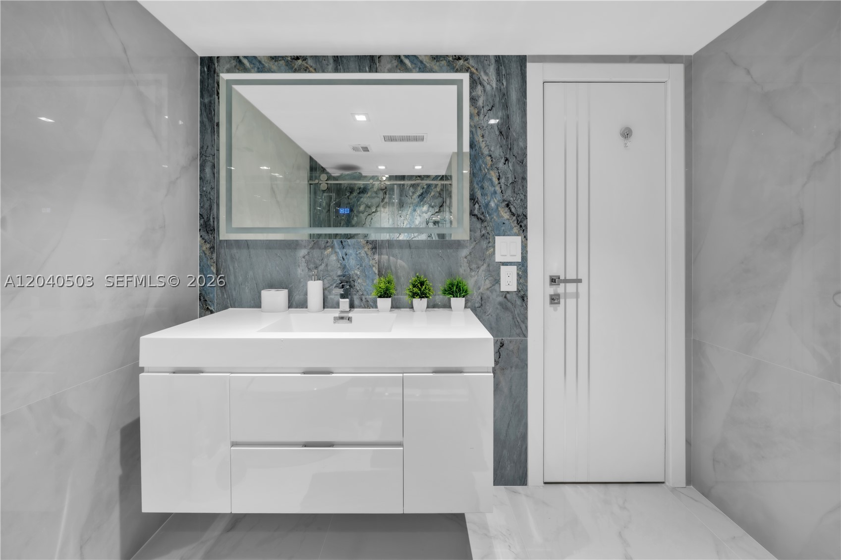 1965 S Ocean Dr 14f(availabale Now) Property Photo 26